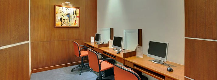 890/Ramada Plaza JHV - Varanasi 04.jpg